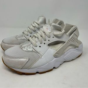 Nike Huarache white shoes size 5Y womens 6.5 904538-101